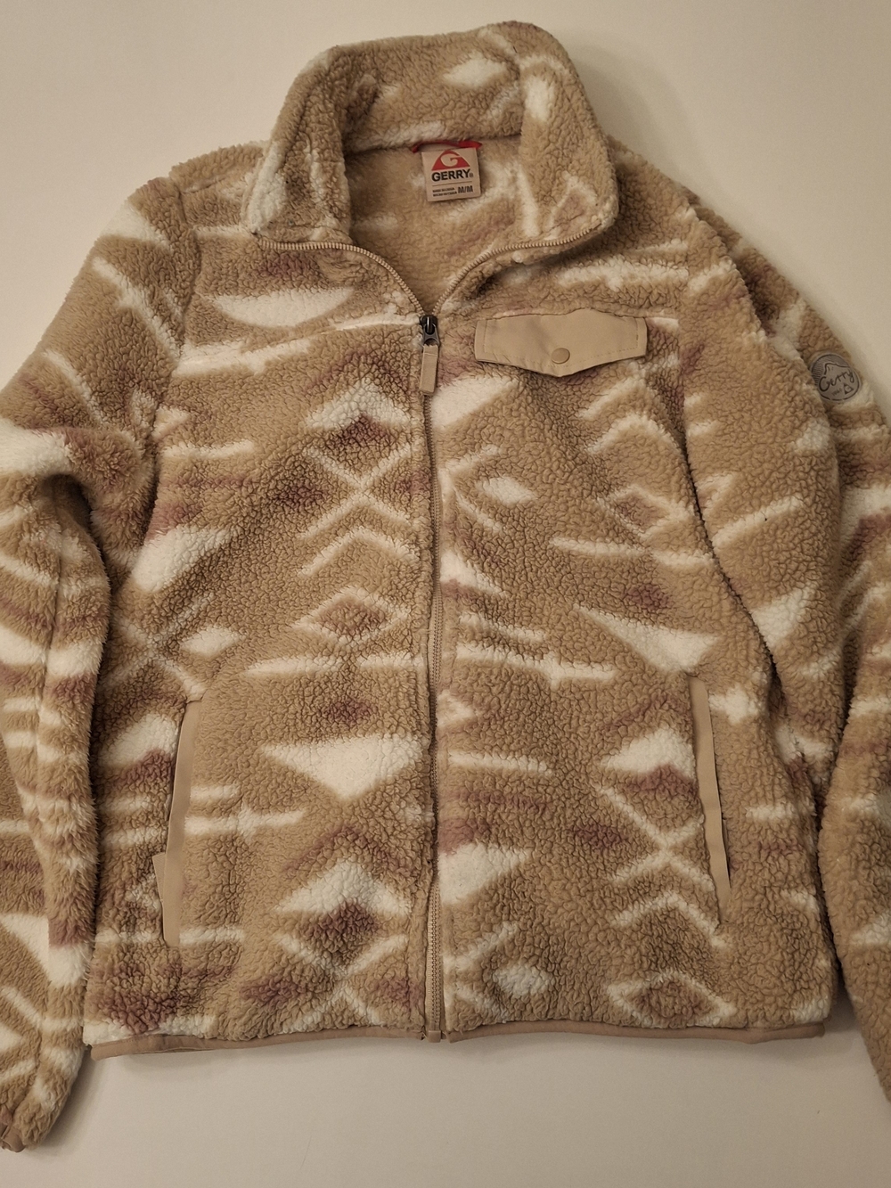 Gerry Sherpa Zip-Front Utility Jacket in Beige & Cream